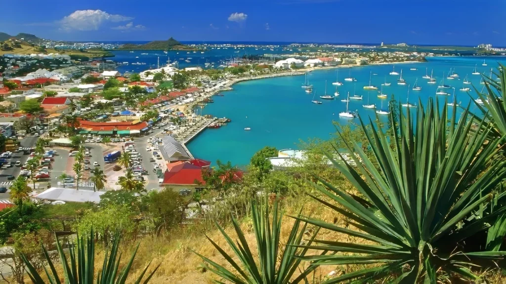 A panoramic view of Marigot Bay, one of the showcase destinations in this Saint Lucia travel guide.