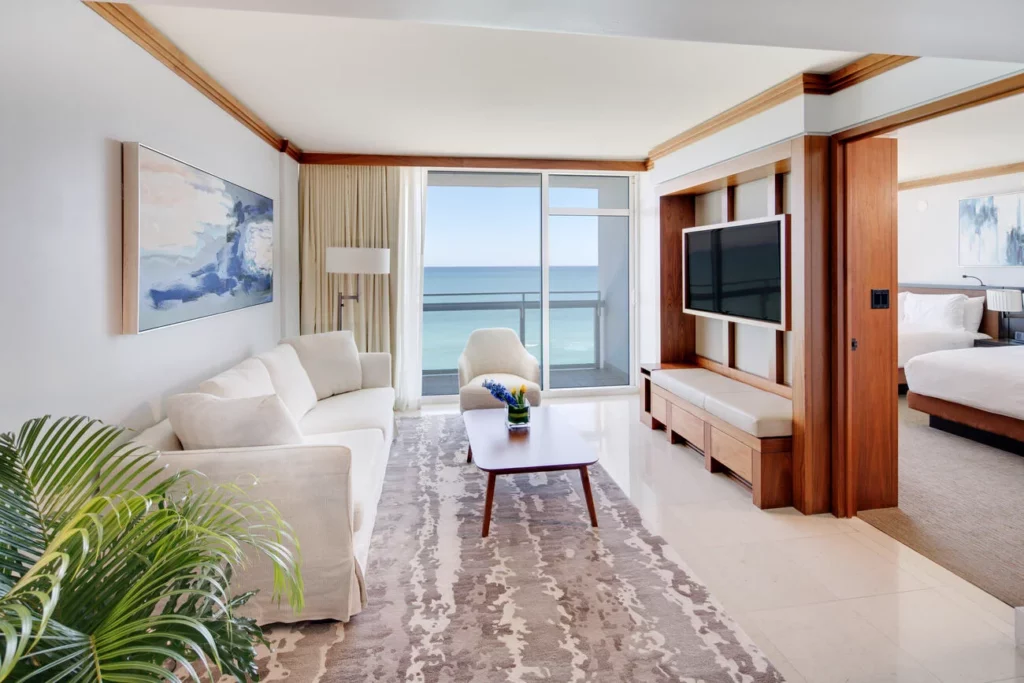 SUITE Oceanfront Double Balcony Living Room